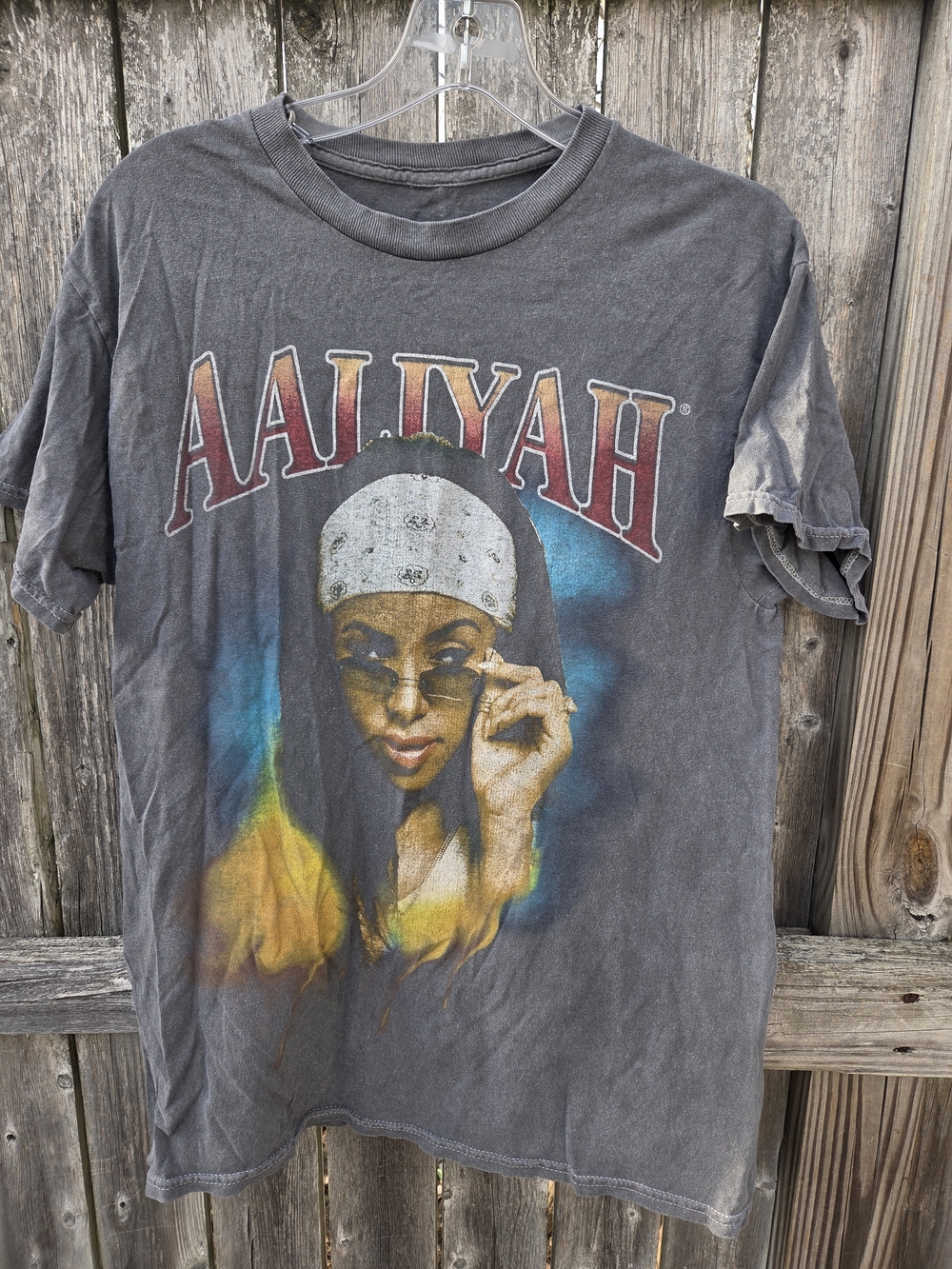Aaliyah Graphic Short Sleeve Tee - Vintage-Style Gray
